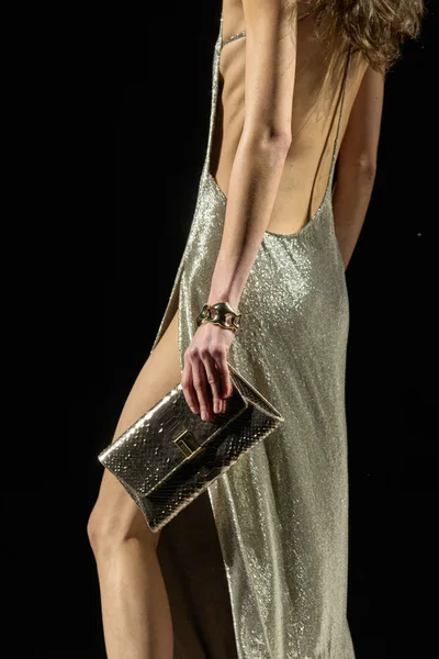 Look 32